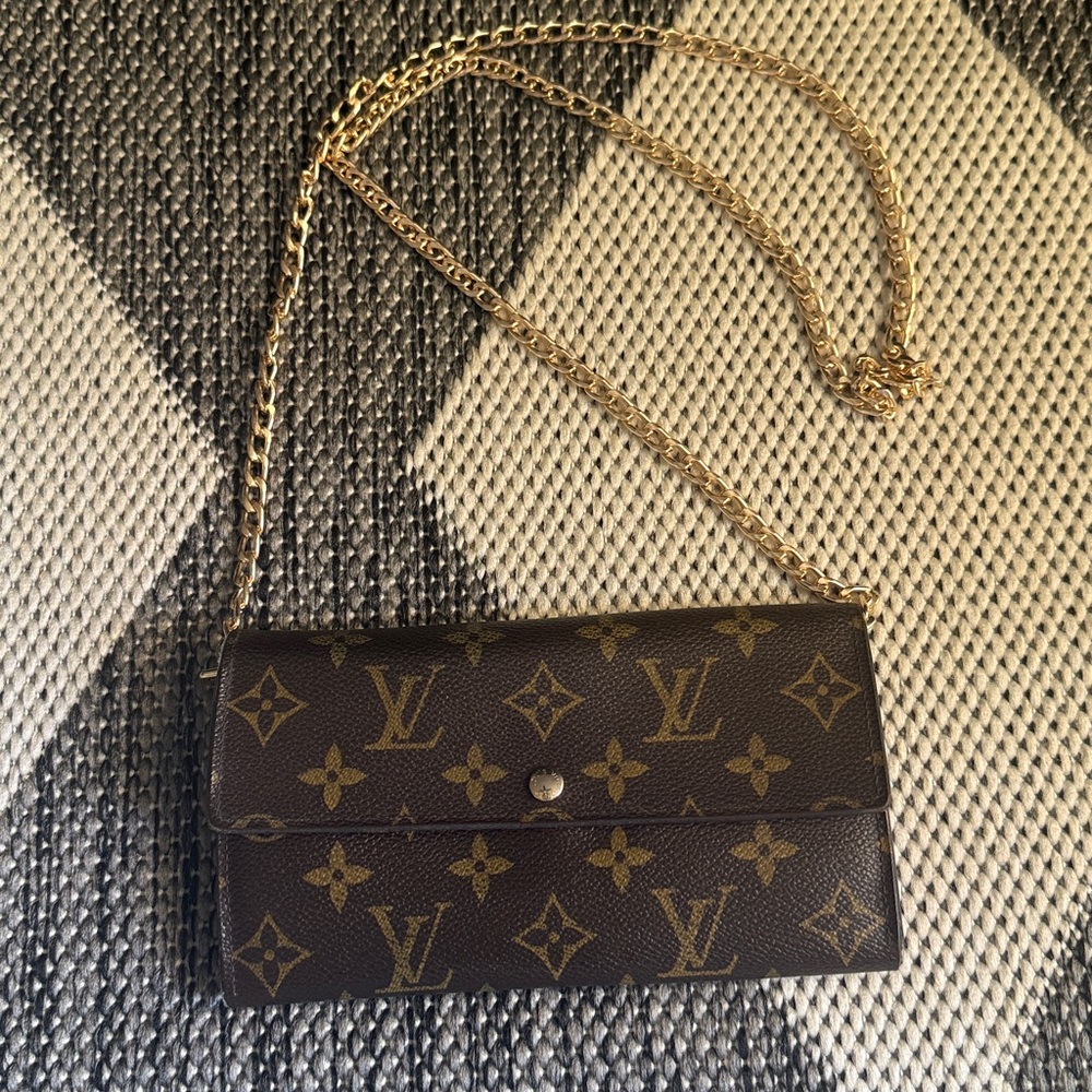 Louis Vuitton Monogram Wallet - Picture 12 of 12